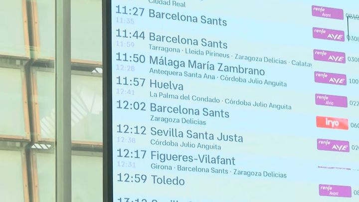 Panel con retrasos en los trenes de Alta Velocidad