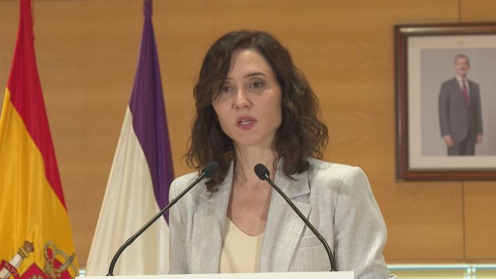 Ayuso alerta de "tintes antidemocráticos" en la regularización de migrantes que alteraría "hasta 10 escaños" en Madrid