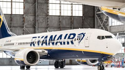 Ryanair estrena hangar en Barajas y arremete contra AENA por las tasas aeroportuarias
