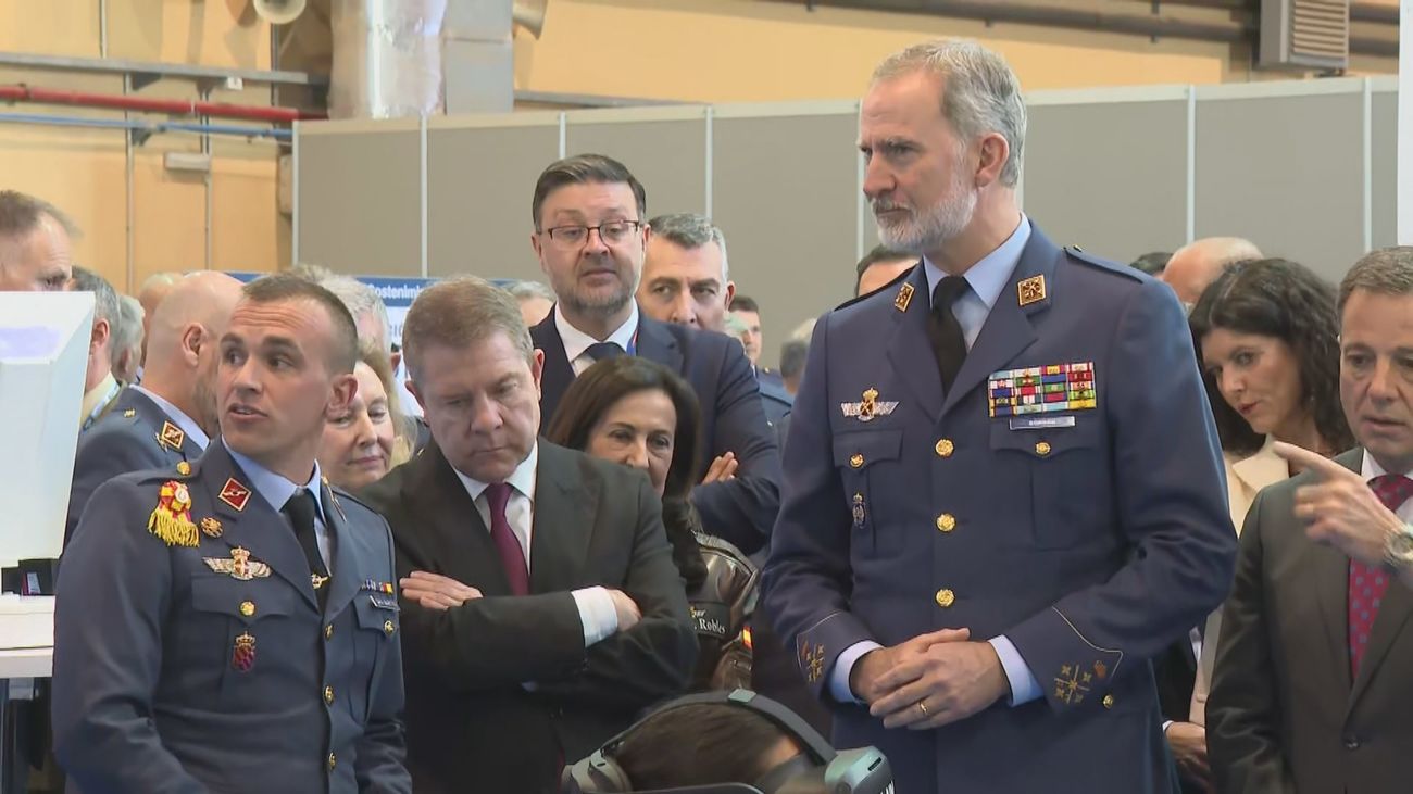 El rey conoce en Albacete las nuevas tecnologías para la defensa aérea española