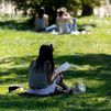 La primavera llega a Madrid con cambio de hora y aviso de la AEMET: más calor, pero con días inestables y lluvias