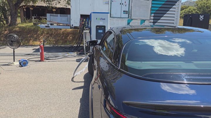 Adiós a los generadores de gasolina: llega la energía limpia y móvil ante el auge del coche eléctrico