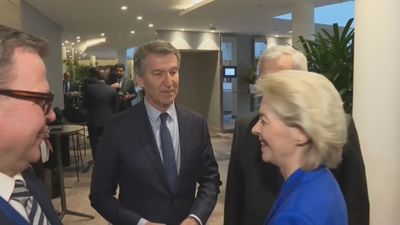 Feijóo tacha de "temeridad" la regularización masiva de inmigrantes