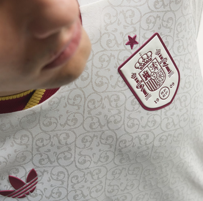 Segunda equipación de España / ADIDAS