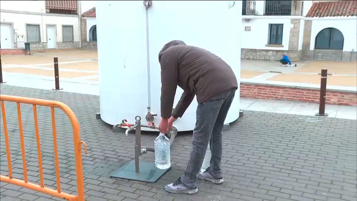 Aldea del Fresno, sin agua potable