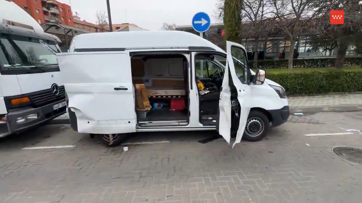 Un feriante sufre quemaduras tras explotar una botella de propano en la furgoneta donde dormía en Móstoles