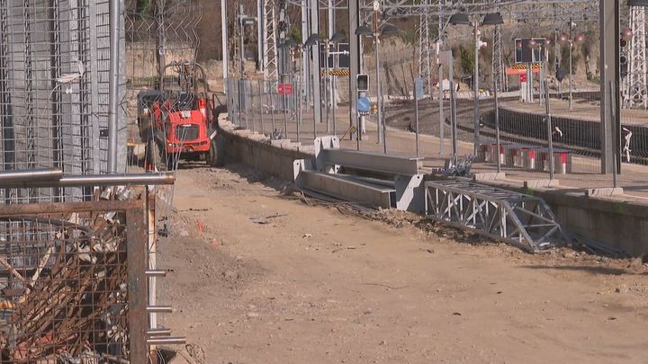 El Cercanías de la sierra lleva casi dos años cerrado y sin fecha aún de reapertura