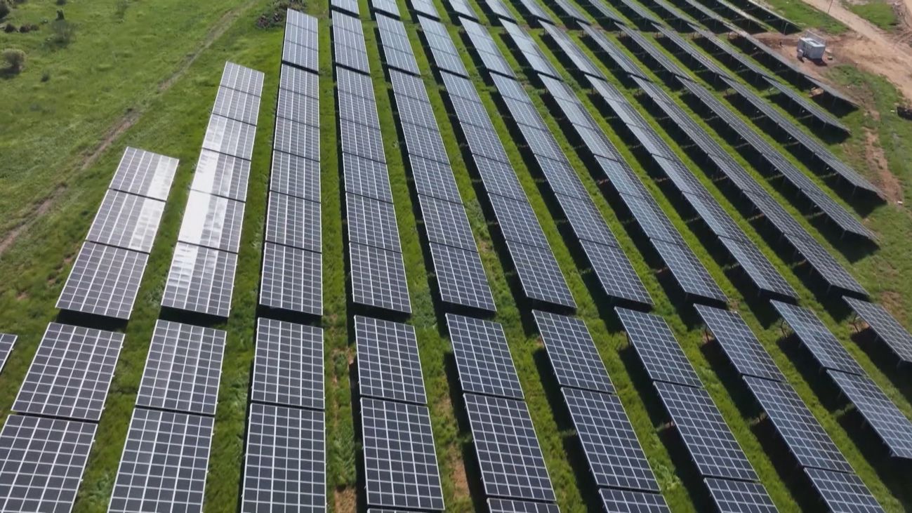 El PSOE censura  las graves acusaciones de la Comunidad a las macroplantas fotovoltaicas y le insta a ir a tribunales "si está tan claro"