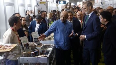 El Rey recorre en Barcelona la feria Alimentaria en su 50ª edición