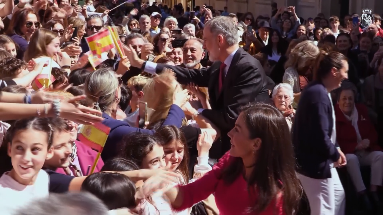 Jaén baña de aplausos a los reyes