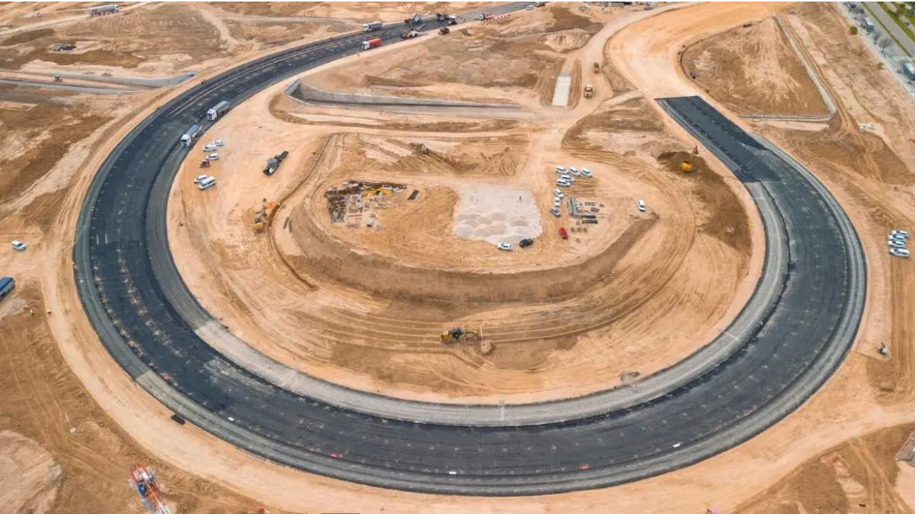 La espectacular curva Monumental, del Madring, ya está asfaltada