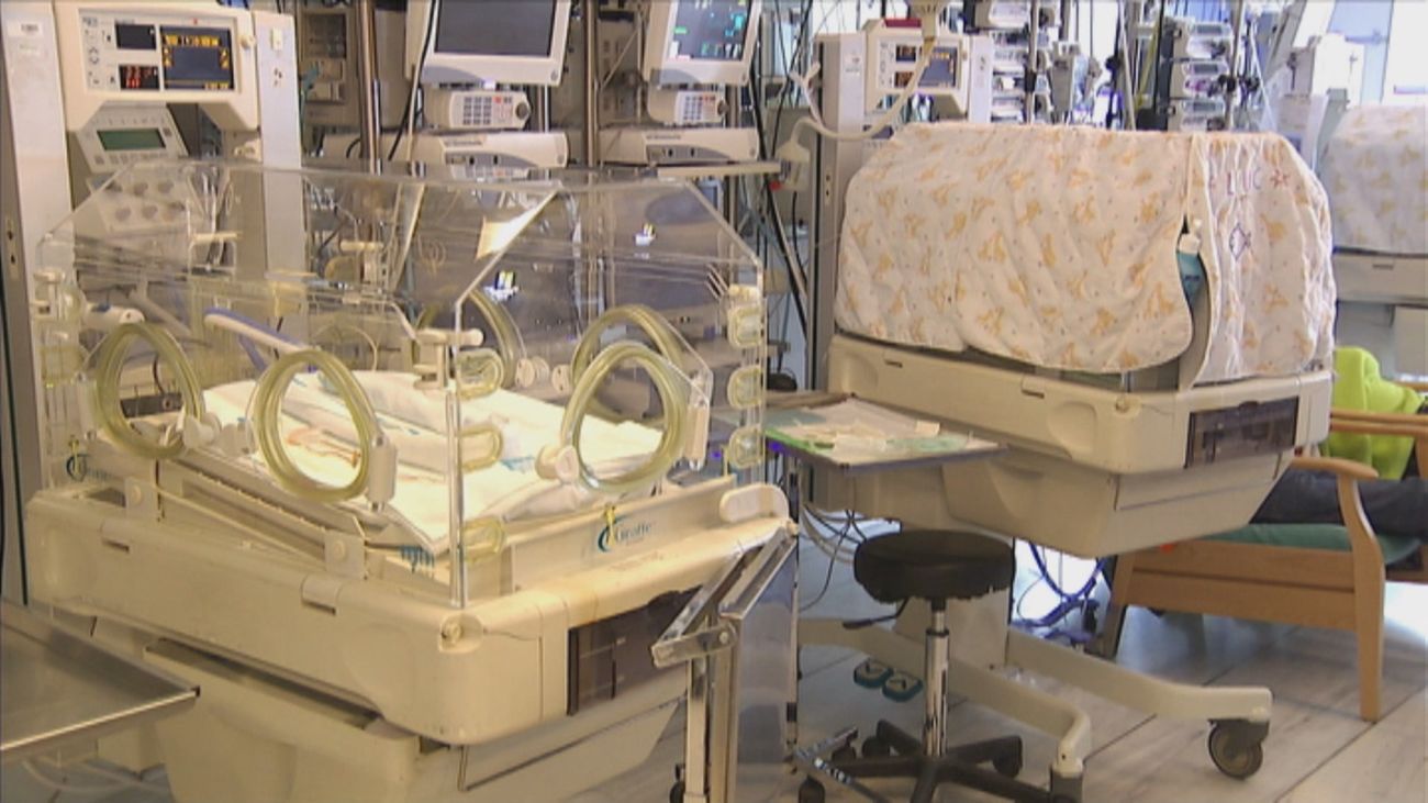 Un bebé de seis semanas, en la UCI tras malos tratos