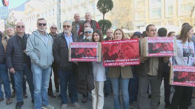 Familiares de los dos técnicos españoles encarcelados en Guinea se movilizan para conseguir su repatriación