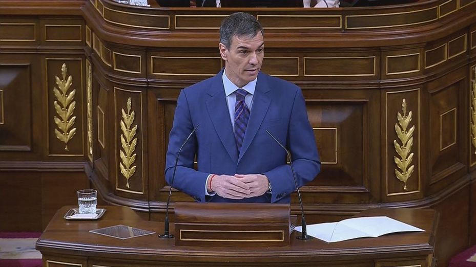 Sánchez saca de nuevo su 'No a la guerra' y Feijóo le recrimina su "pacifismo de pacotilla"