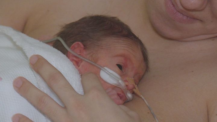 El Hospital 12 de Octubre se consolida como pionero en la técnica piel con piel para bebés prematuros