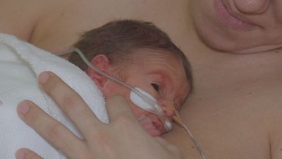 El Hospital 12 de Octubre se consolida como pionero en la técnica piel con piel para bebés prematuros