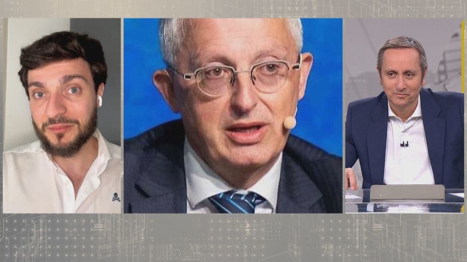 La Policía halla billetes escondidos entre libros en el registro de la casa del ex número 3 de Montero