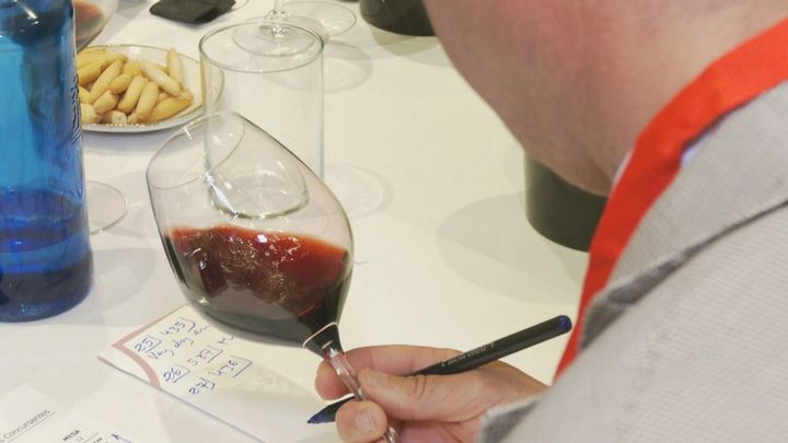 Bacchus reúne a 60 expertos para catar más de 1.500 vinos en busca de la excelencia