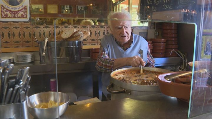 La taberna de Amadeo y sus caracoles en Cascorro, un clásico de Madrid