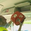 Los autobuses interurbanos de la Comunidad de Madrid empiezan a llevar desfibriladores
