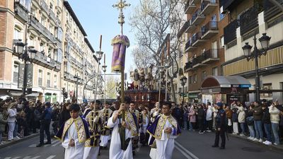 Las procesiones desafían al viento y toman las calles de Madrid el Domingo de Ramos