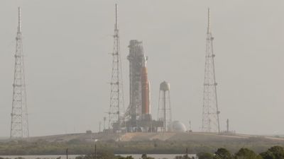 Cuenta atrás para Artemis II: el cohete ya está listo en Florida