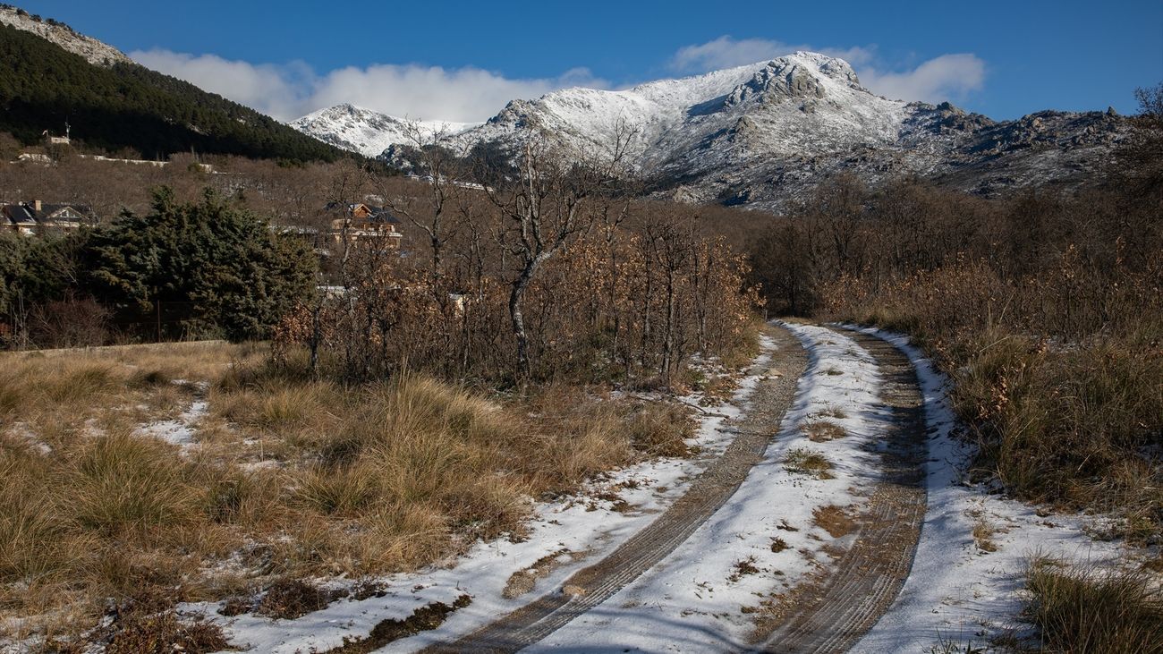 La sierra madrileña mantiene los avisos por viento