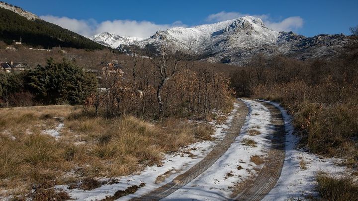 La sierra madrileña mantiene los avisos por viento