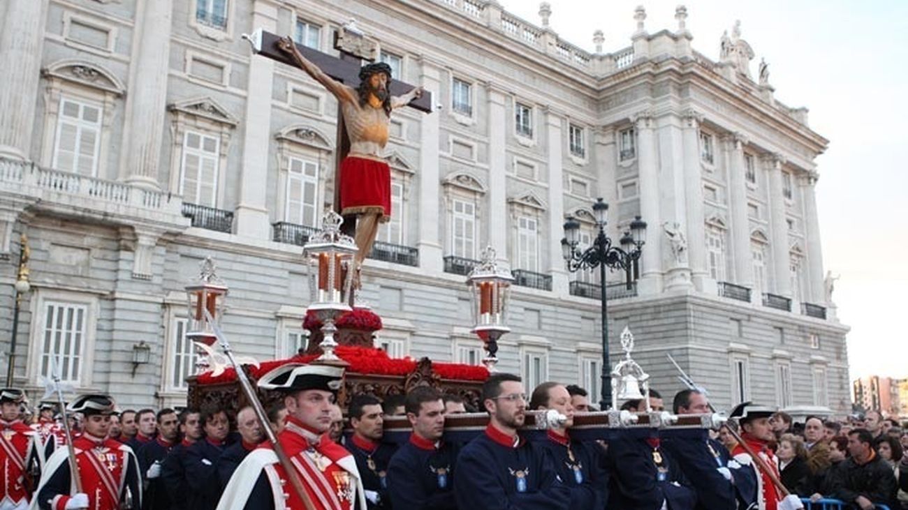 Todo listo para el traslado del Cristo de los Alabarderos hasta el Palacio Real de Madrid