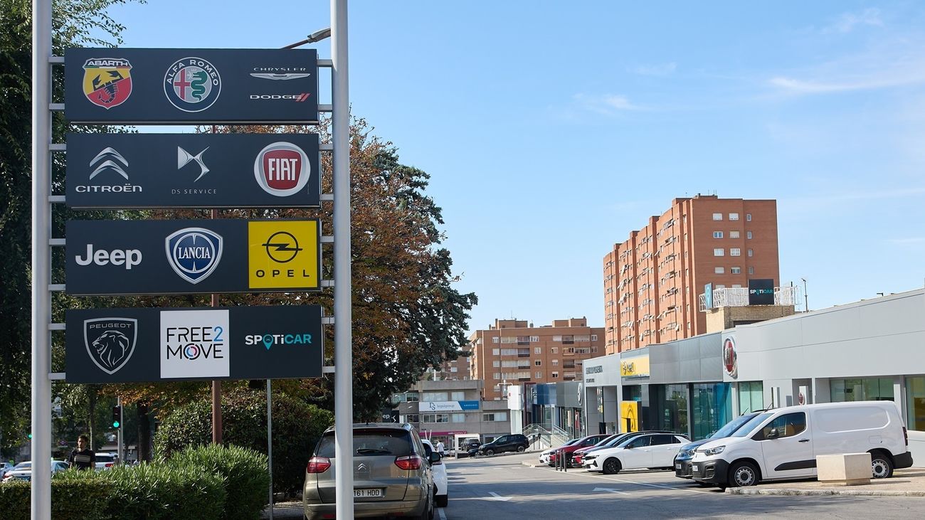 Varios concesionarios del grupo automotriz Stellantis, en Madrid
