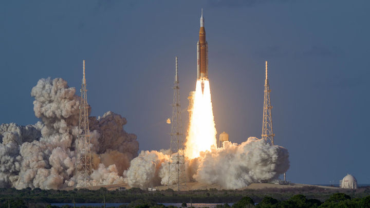 La misión Artemis II emprende su viaje a la Luna