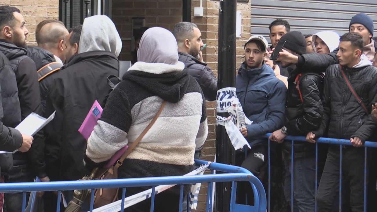 El Gobierno retrasa la regularización extraordinaria de migrantes unas semanas más de lo previsto