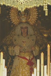 La Esperanza Macarena llena de luz y solemnidad las calles de Madrid en Jueves Santo