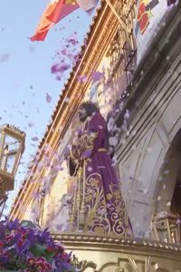 Nuestro Padre Jesús Nazareno de Medinaceli inicia la procesión en la noche complutense