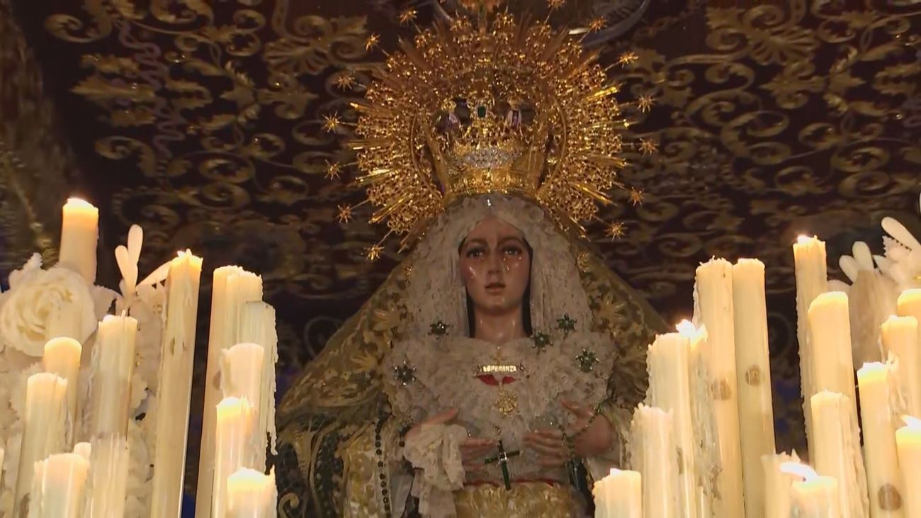 Emotiva estación de penitencia de Jesús del Gran Poder y la Macarena en Las Carboneras