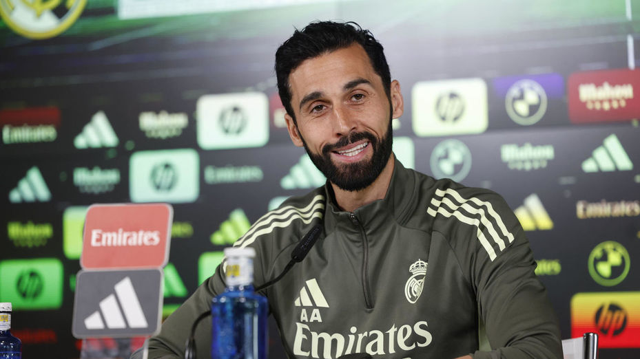 Arbeloa: "Es momento de dejar atrás la rodilla de Mbappé y centrarnos en sus goles"