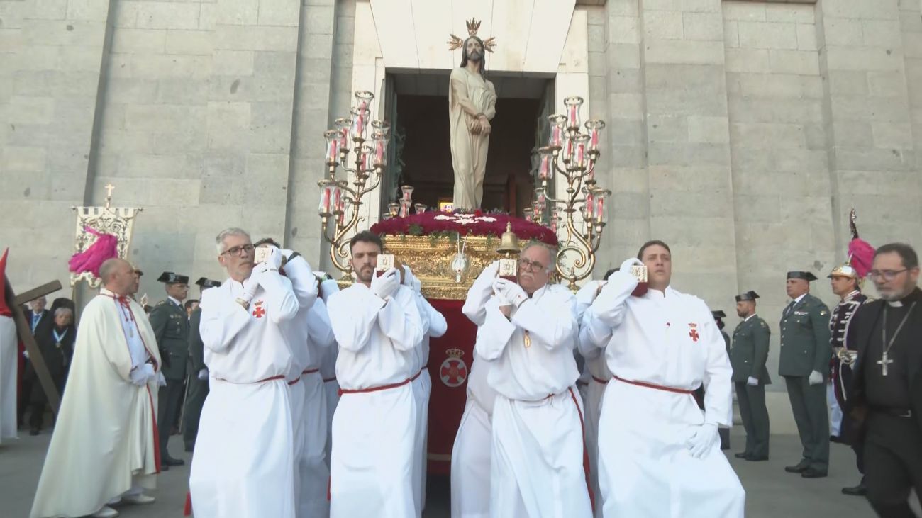 Salida ancestral de El Divino Cautivo de la Catedral de la Almudena