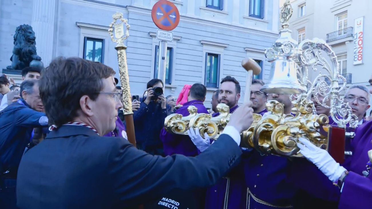 La levantá de Martínez Almeida a Jesús de Medinaceli en la cuesta de San Jerónimo