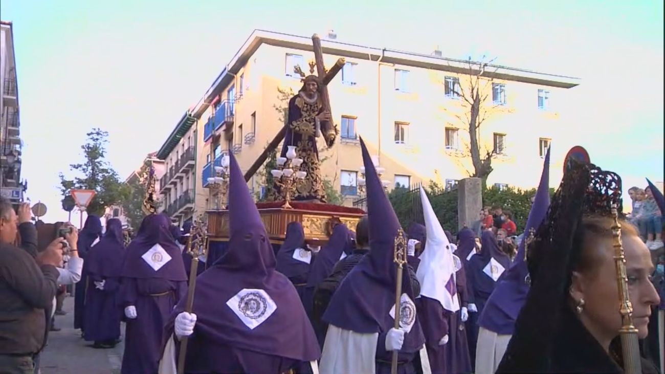 Los secretos de la vestimenta de las mantillas y los nazarenos