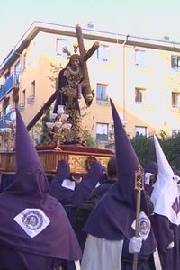 Los secretos de la vestimenta de las mantillas y los nazarenos