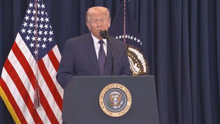 Trump insiste con desatar "el infierno" en Irán el martes si no reabre el  estrecho de Ormuz