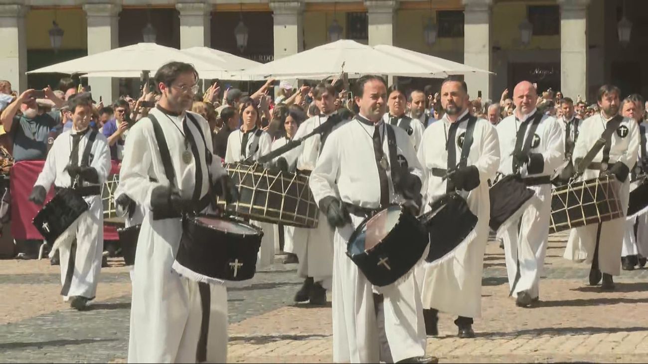 La Tamborrada de Resurrección puso el broche final a la Semana Santa en Madrid