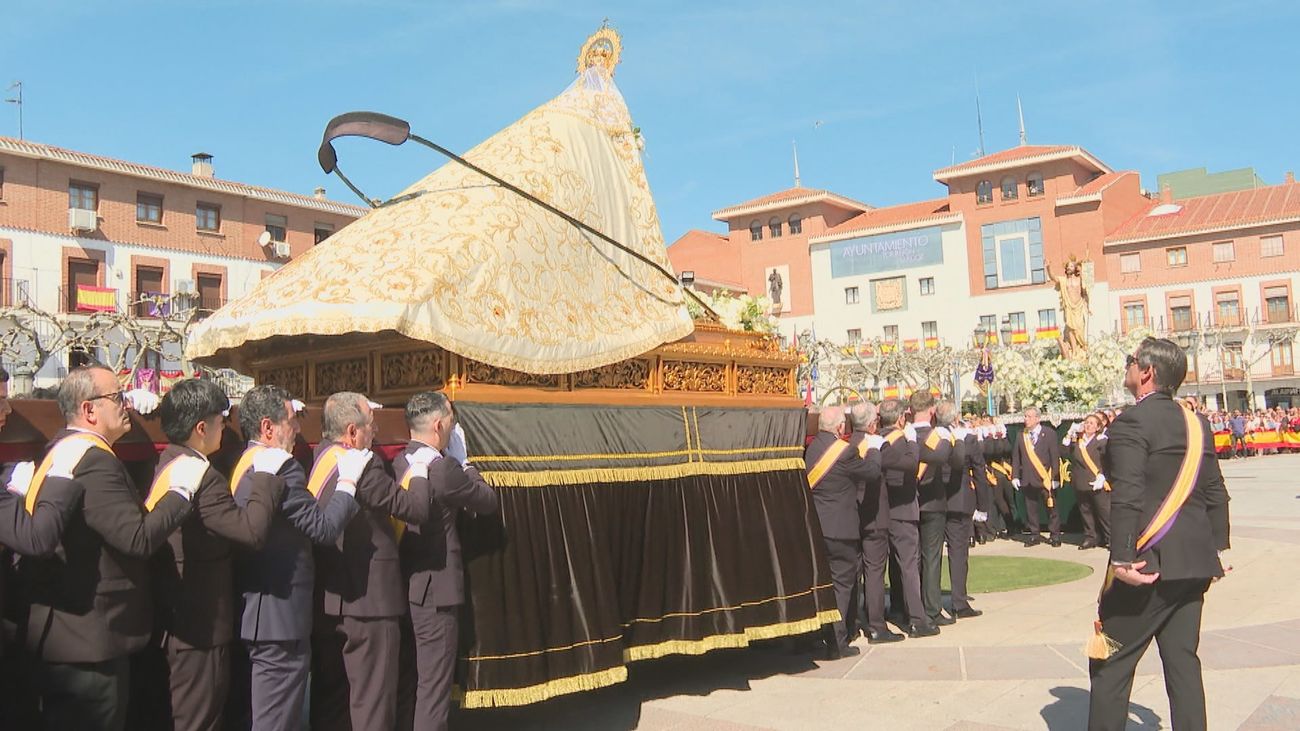 Torrejón de Ardoz vive con emoción su tradicional procesión del Encuentro