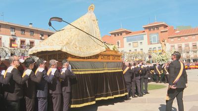 Torrejón de Ardoz vive con emoción su tradicional procesión del Encuentro