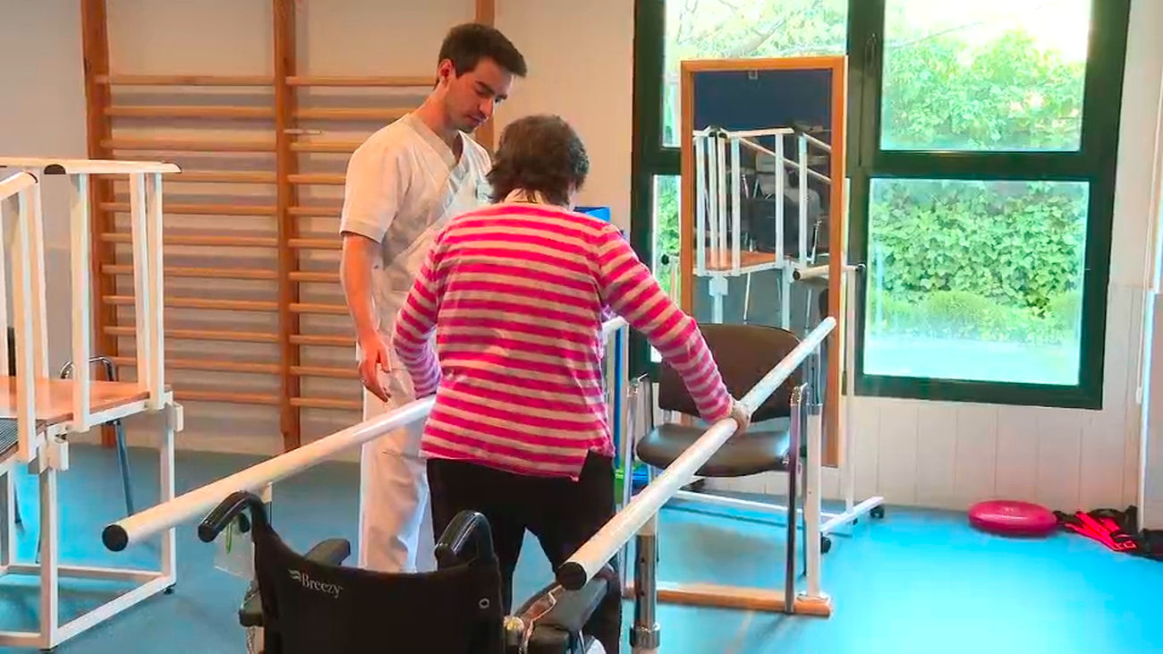 Cómo evitar caídas y fracturas en mayores: consejos clave para recuperar la seguridad