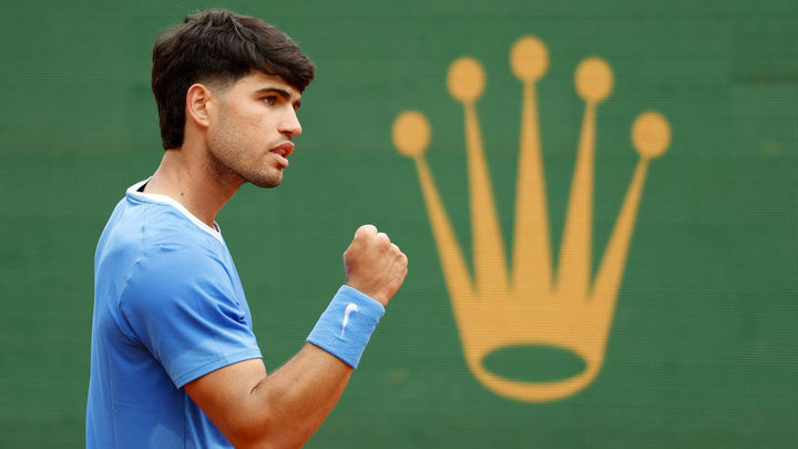 Alcaraz debuta con victoria en Montecarlo ante Báez