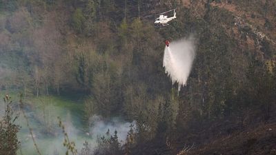 Más de 40 incendios activos en Cantabria y  Asturias