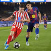 Julián Alvarez ante el Barcelona