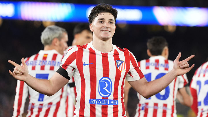 0-2. El Atlético de Madrid asalta el Camp Nou y sueña con las semifinales