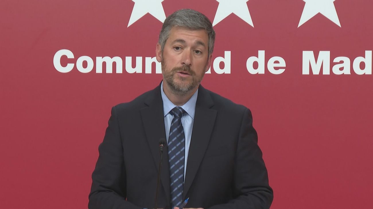 La Comunidad asegura que han bajado los impuestos más de 30 veces y Sánchez los ha subido 140